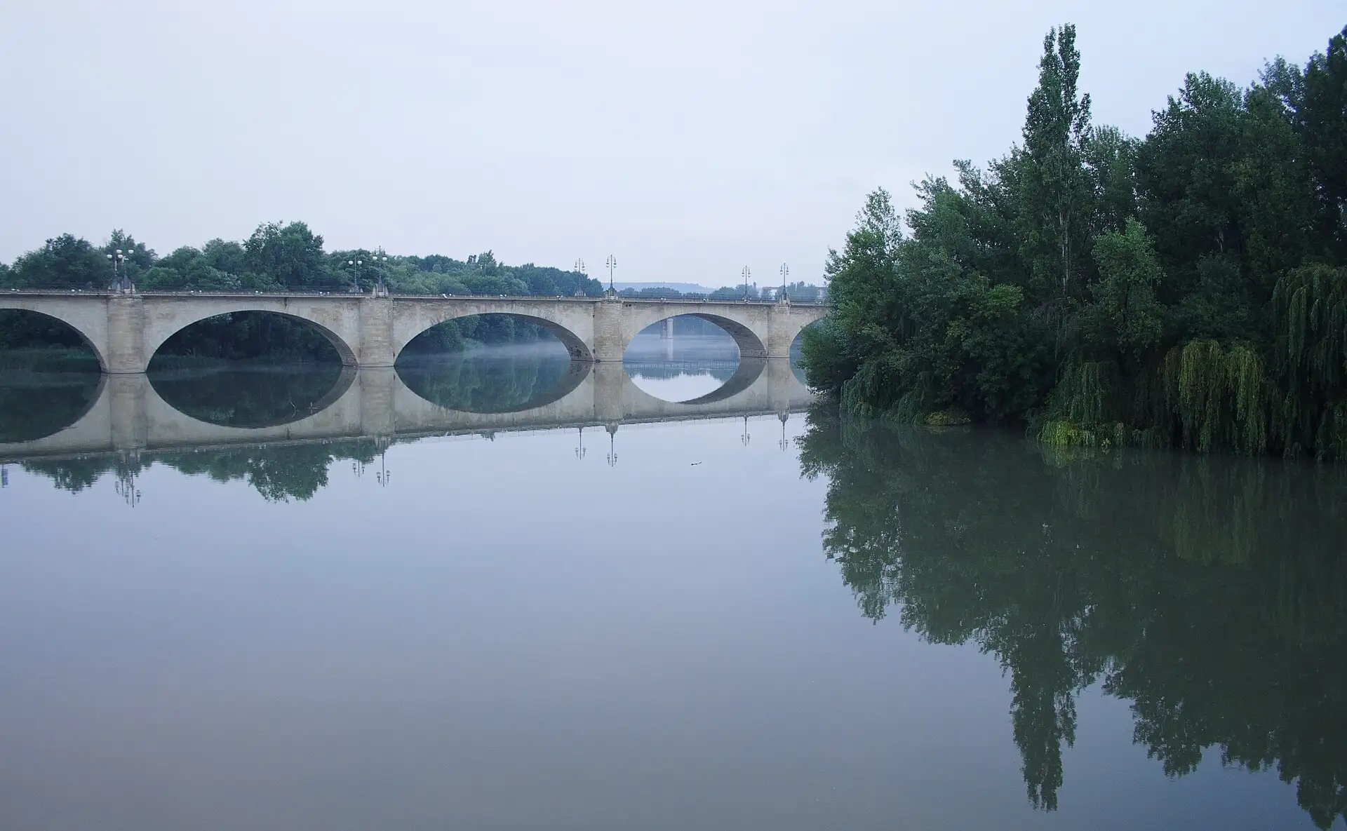 The stone bridge over the Ebro into Logroño